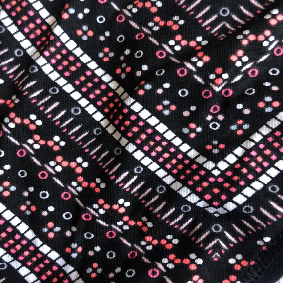 NWT Victoria’s Secret Low Rise Hiphugger panty. Cutouts on back. Limited edition - Picture 3 of 8